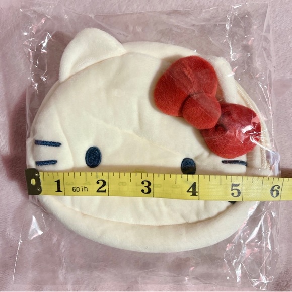 Hello Kitty Velour Round Face Pouch Bag - Picture 10 of 11